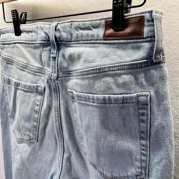 Hollister Distressed Ultra High Rise Mom Jeans Womens 7R Trashed crop 2363 - Picture 10 of 11